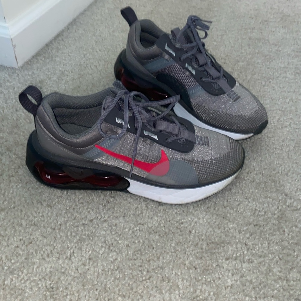 Big kids Nike airmax. Size big kid 7 same as mens 7